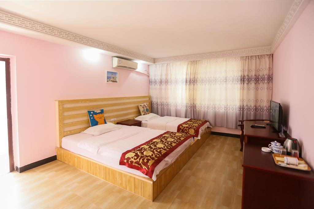 Fawlty Towers Hotel Яншуо Екстер'єр фото