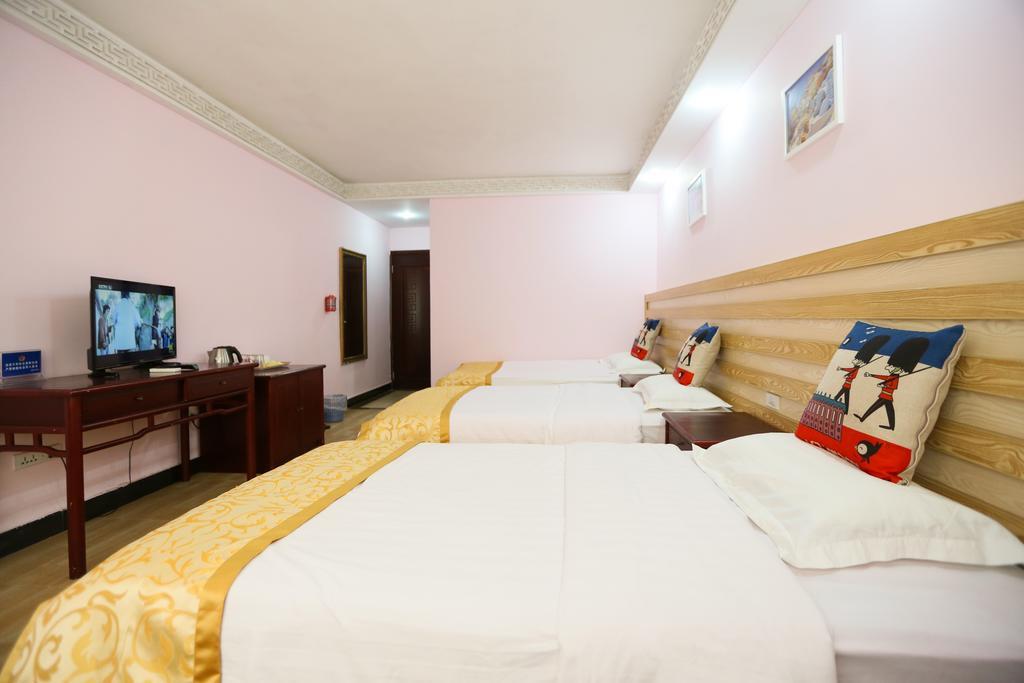 Fawlty Towers Hotel Яншуо Екстер'єр фото