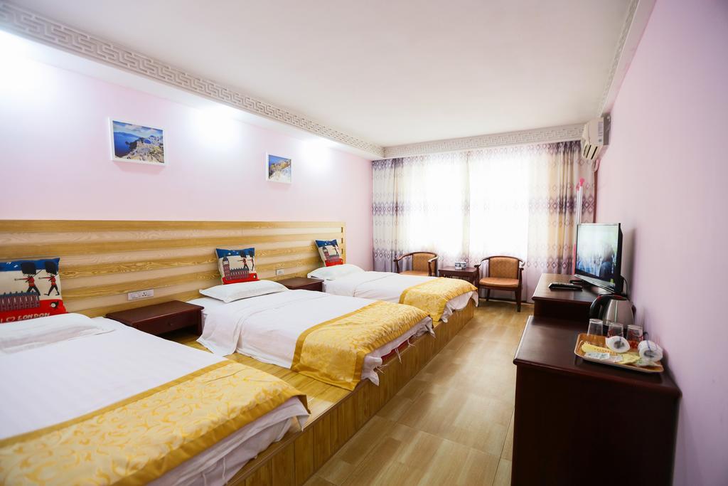 Fawlty Towers Hotel Яншуо Екстер'єр фото